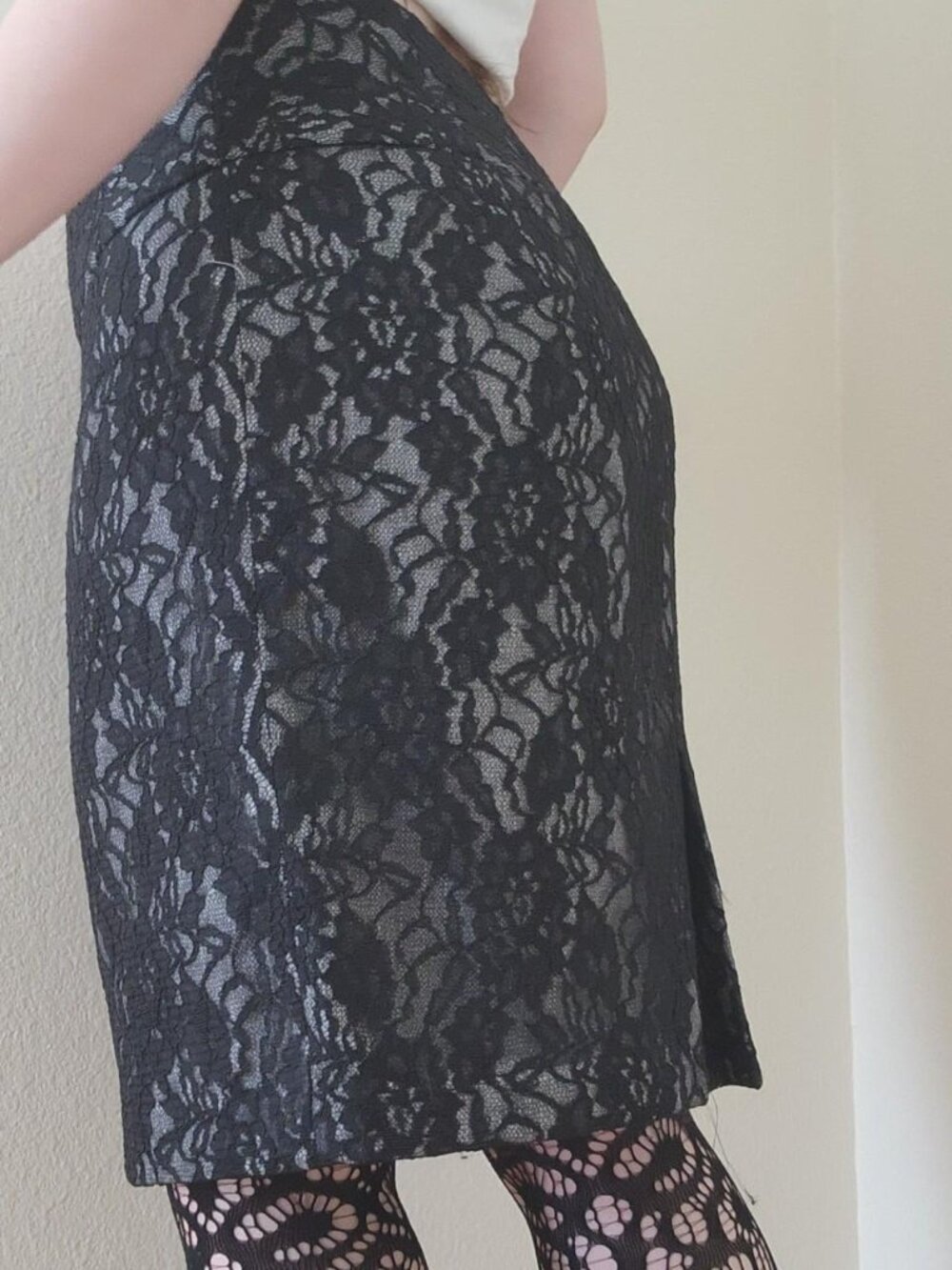THE LIMITED Women's Black Skirt - Picture 2 of 3